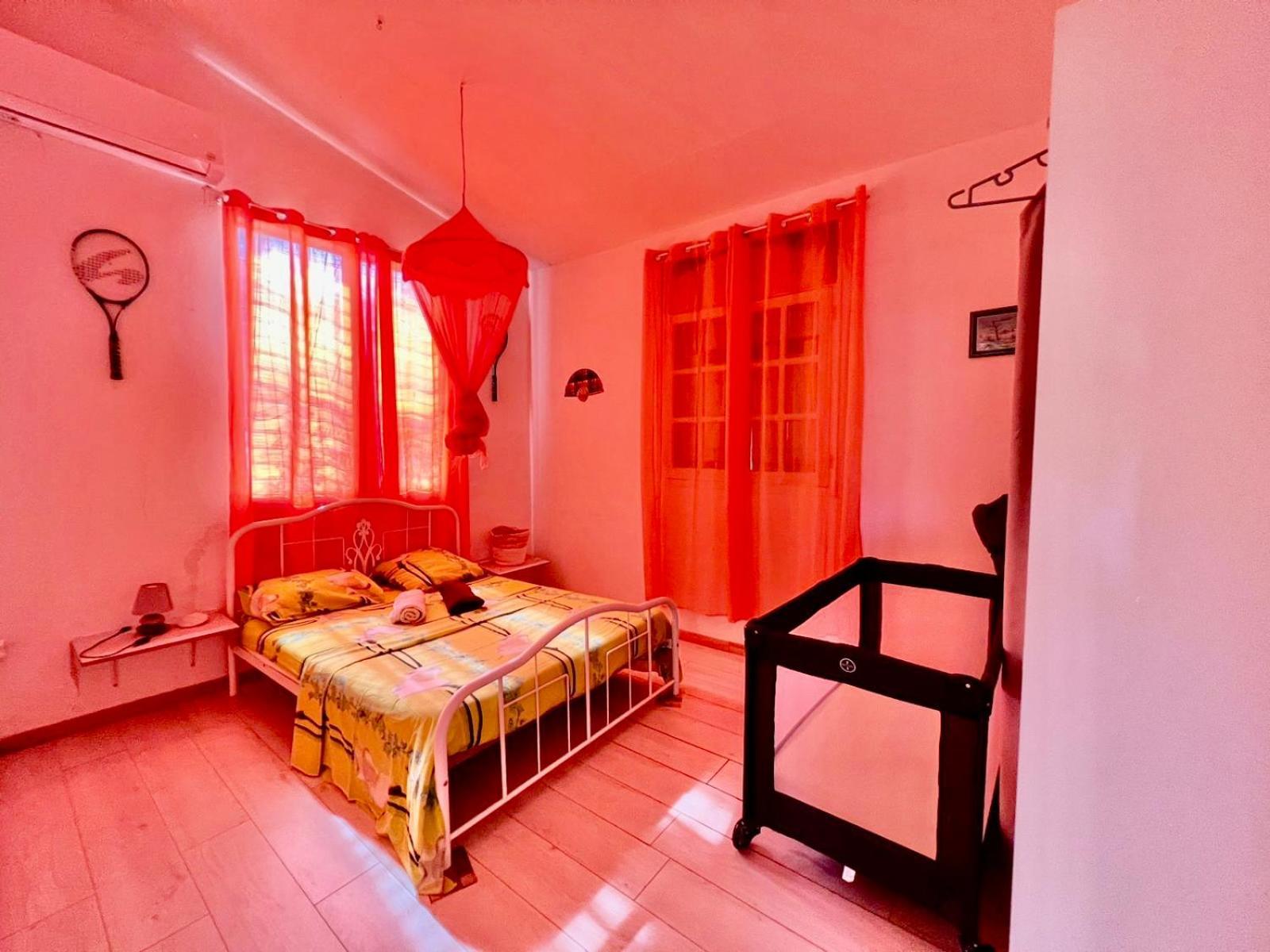 Appartement <CASA COLIBRI> La Désirade à Les Galets Extérieur photo